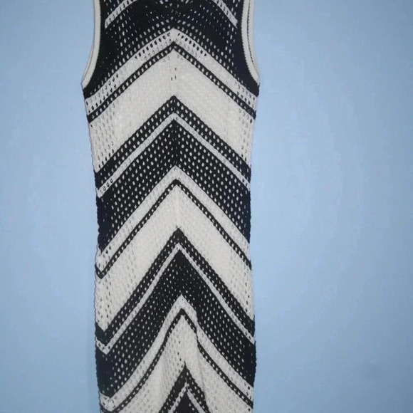 Willow & Wind Black & Ivory Sleeveless Crochet Dress with White Lining Size Sm - Picture 11 of 16